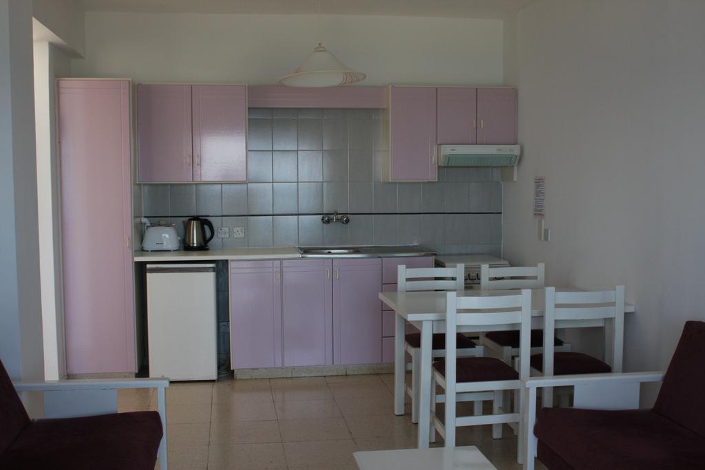 Astreas Beach Hotel Apartments Protaras Phòng bức ảnh