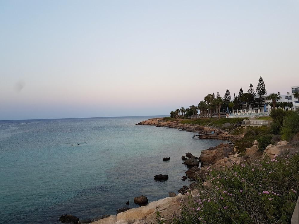 Astreas Beach Hotel Apartments Protaras Ngoại thất bức ảnh